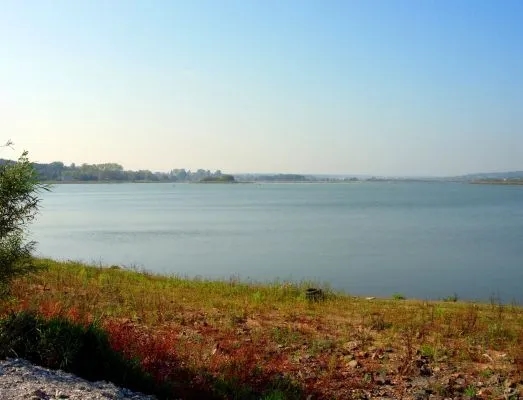 Jezioro Brodzkie: atrakcje, plaże i tajemnice przyrody w jednym miejscu